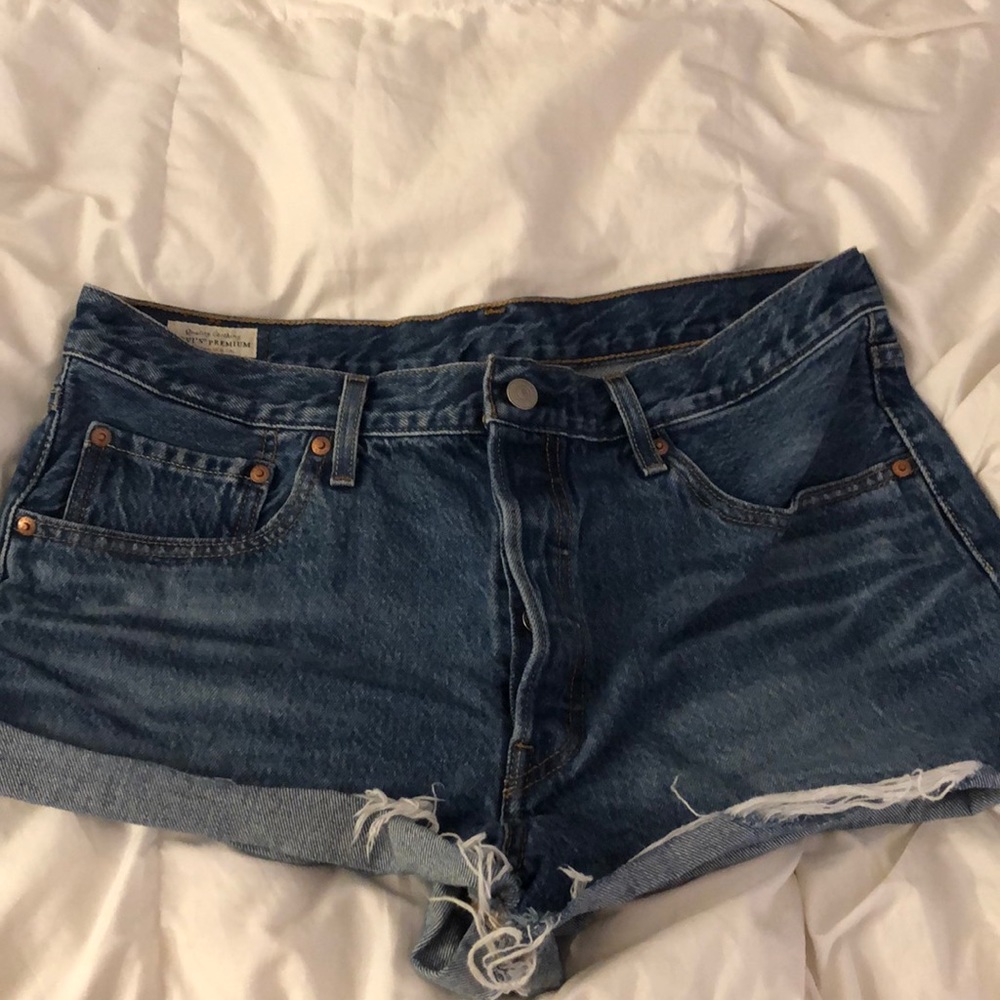 levi shorts - Picture 2 of 2